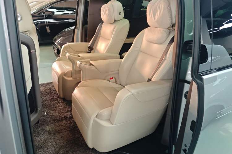 Used Li Auto MEGA 2024 Ultra Model
