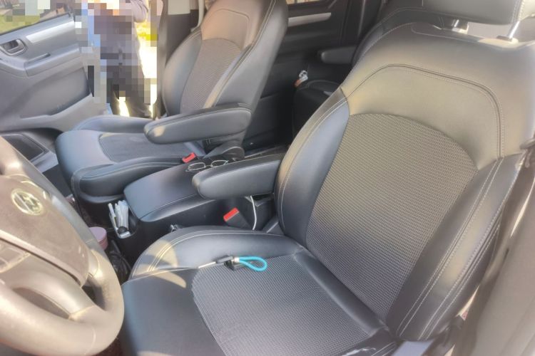 Used SAIC MAXUS G10 2016 2.0T Automatic Elite Edition Left Front Seat