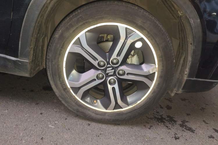 Used Suzuki Vitara 2016 1.4T Automatic All-Wheel Drive Leading Version Right Front Wheel Hub