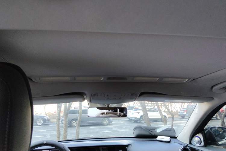 Used Mercedes-Benz E-Class 2016 E 300 L Sporty and Stylish Model