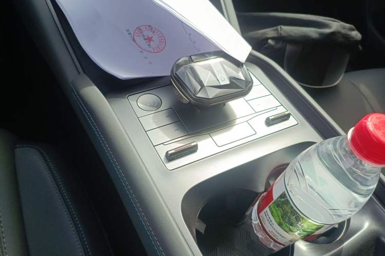 Used BYD Qin L 2025 DM-i Smart Drive 120KM Superior Model Gear Lever