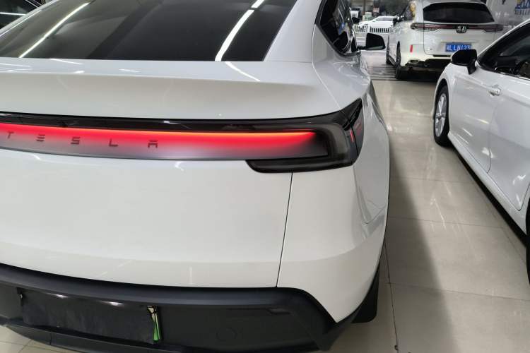 Used Tesla Model Y 2025 Rear-Wheel Drive First Edition
