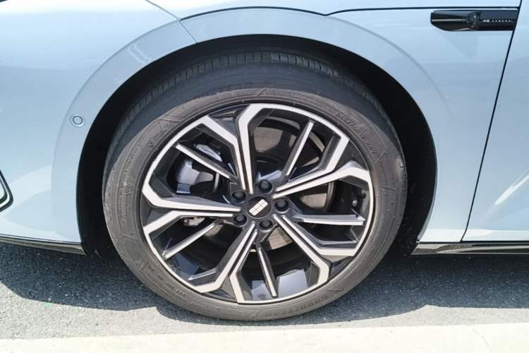 Used Geely Galaxy E8 2025 700 km Long-Range Intelligent Driving Version