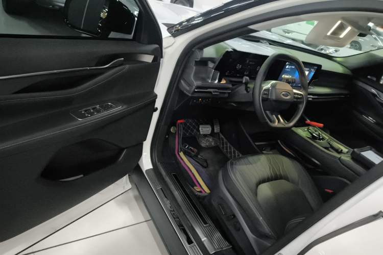 Used Ford Edge 2025 Ford Explorer L 2.0T EcoBoost Two-Wheel Drive 7-Seater Fashion Edition
