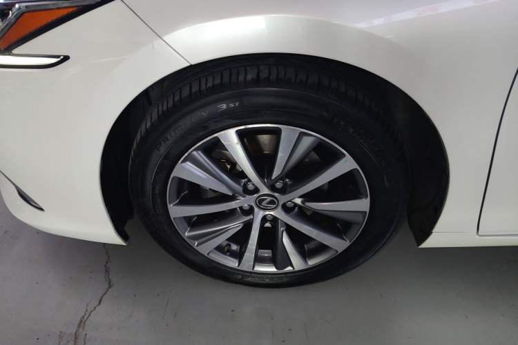 Used Lexus ES 2018 300h Premier Edition China V Standard