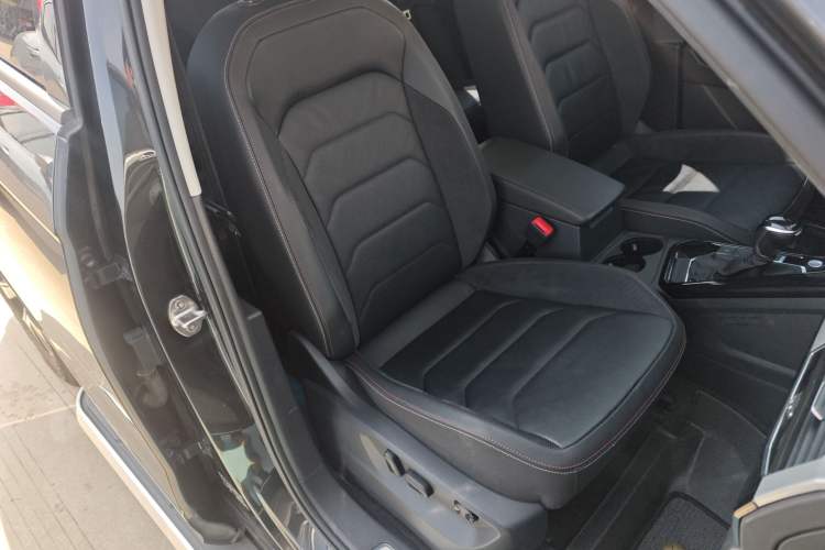 Used Volkswagen Tayron 2019 330TSI Two-Wheel Drive Luxury Model China VI Standard