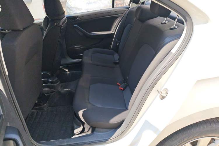 Used Volkswagen Jetta 2015 Value Edition 1.6L Manual Fashionable Style