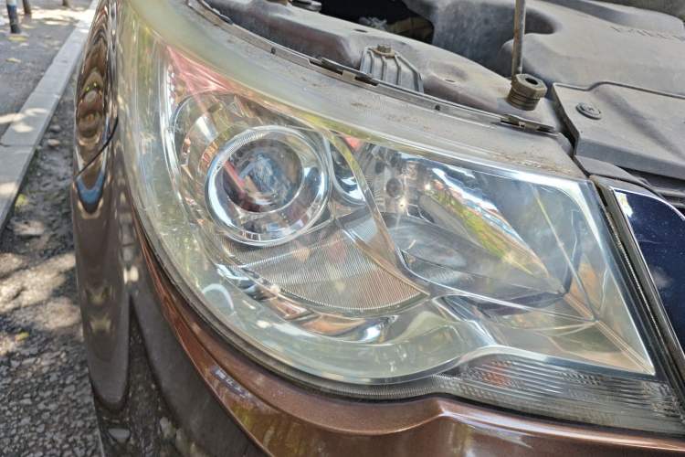 Used Baojun 730 2014 1.5L Manual Luxury Navigation ESP Version 7 Seats Right Front Headlight