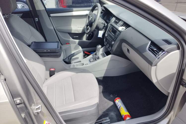 Used Skoda Octavia 2015 1.6L Automatic Yijie Edition
