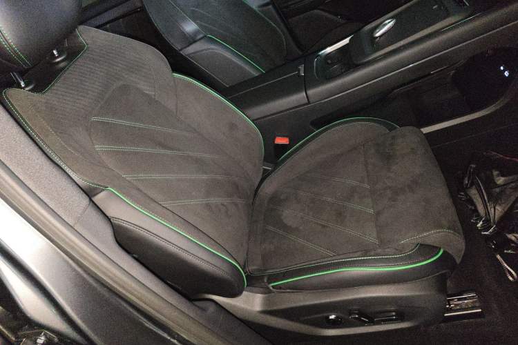 Used VOYAH FREE 2025 318 318 km Rear-Drive Touring Edition Right Front Seat