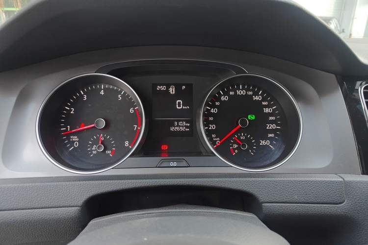 Used Volkswagen Golf 2016 1.6L Automatic Fashion Model