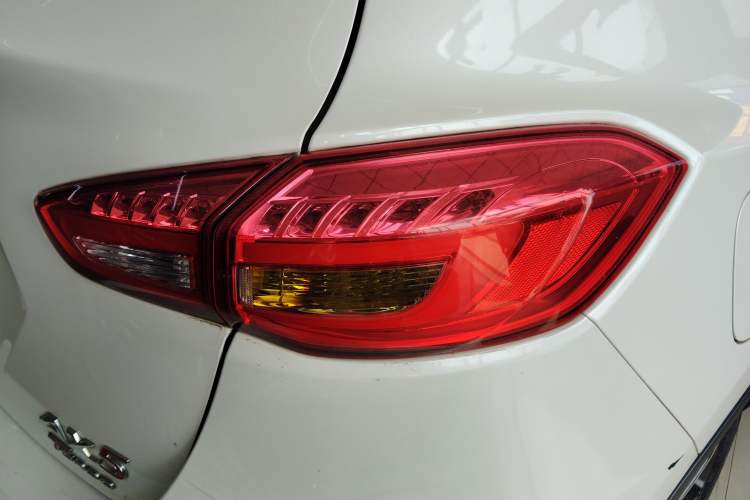Used Dongfeng Aeolus AX5 2017 1.4T Manual Qushang Model Right Rear Taillight