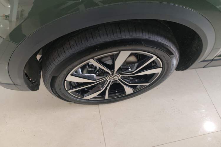 Used Volkswagen T-ROC 2026 Model 280TSI DSG Two-Wheel Drive Shiguang Edition Left Front Wheel Hub