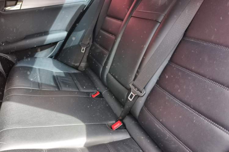Used Mercedes-Benz C-Class AMG 2010 AMG C 63 Sport Enhancement Edition Left Rear Seat