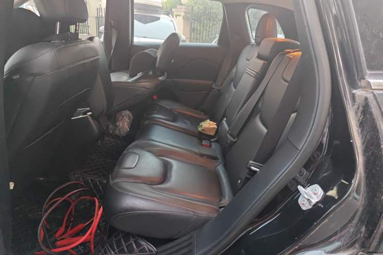 Used Jeep Cherokee 2017 2.0L Superior Edition