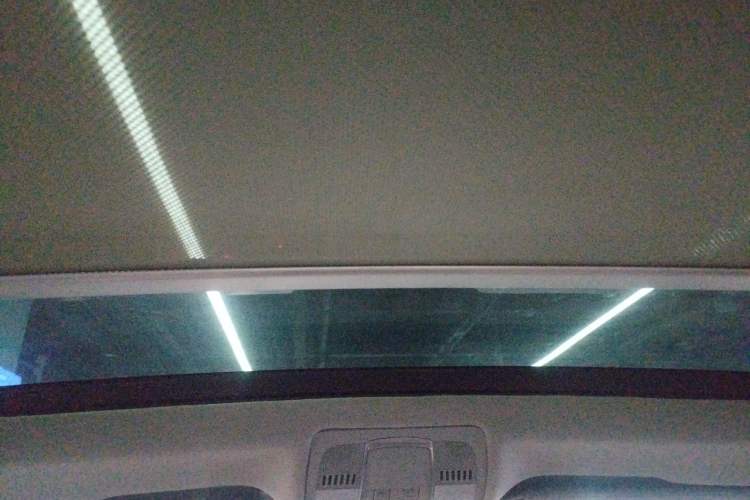 Used Audi Q7  Headliner
