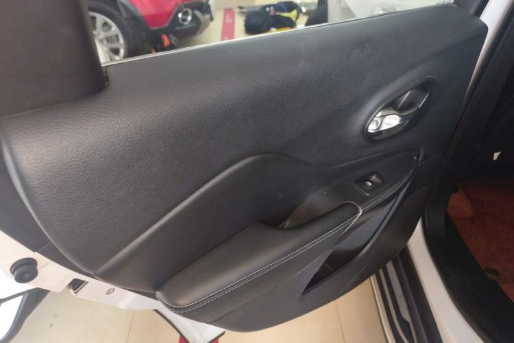 Used Jeep Cherokee 2016 2.0L Superior Edition