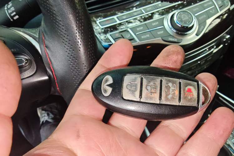 Used Infiniti Q70 2013 Q70L 2.5L Elegance Edition