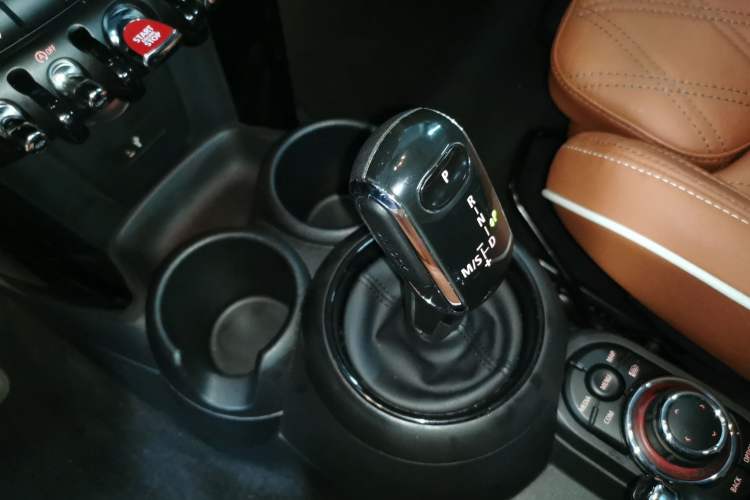 Used MINI MINI 2022 1.5T COOPER Artist
