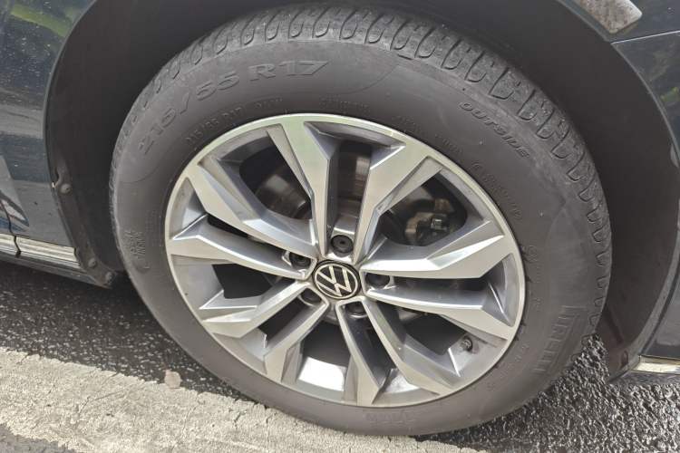 Used Volkswagen Variant 2021 2.0T Comfort Edition Right Front Wheel Hub