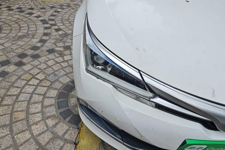 Used Toyota Corolla 2016 Dual-Engine 1.8L E-CVT Elite Edition