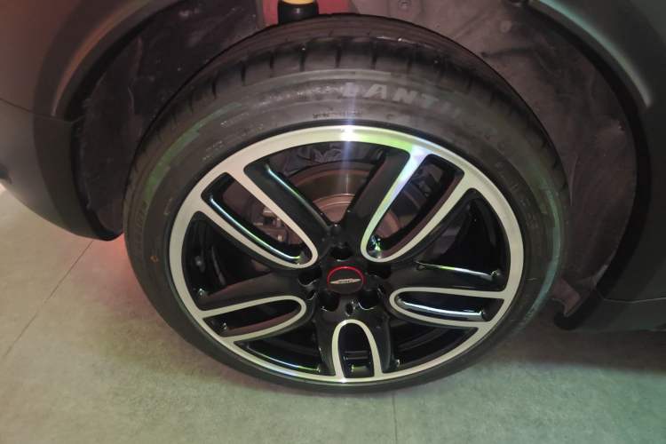 Used MINI Countryman 2018 2.0T COOPER S ALL4 Racing Driver Right Rear Wheel Hub