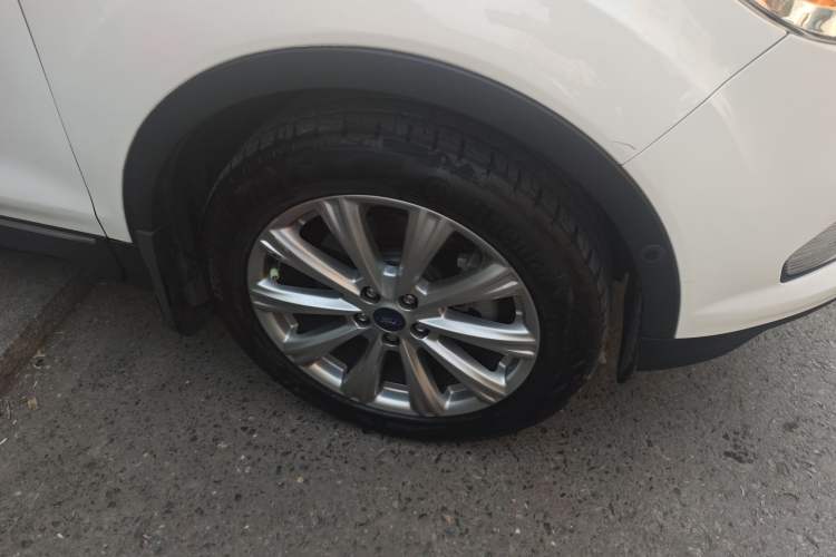 Used Ford Kuga 2017 EcoBoost 245 Four-Wheel Drive Titanium Edition Right Front Wheel Hub