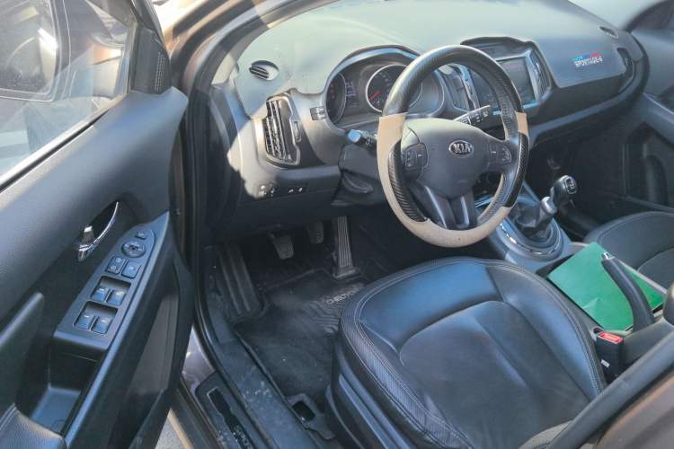 Used Kia Sportage R 2015 2.0L Manual Two-Wheel Drive GLS Trim