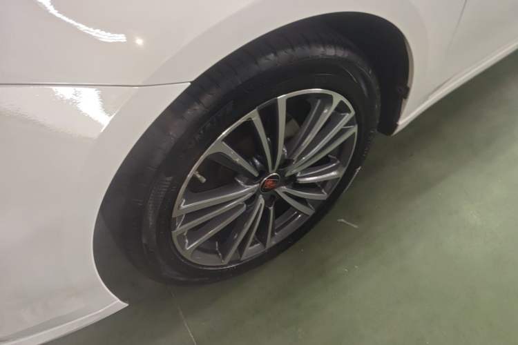 Used Roewe i6 2020 PLUS 1.6L CVT 4G Connected Glory Holographic Edition
