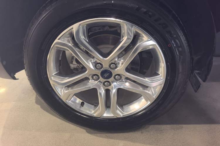 Used Ford Edge 2018 EcoBoost 245 Two-Wheel-Drive Titanium 7-Seater China V Standard Right Rear Wheel Hub