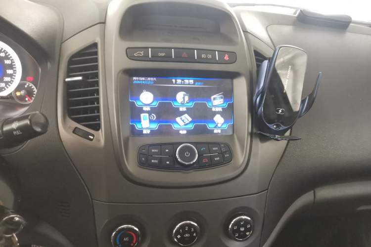 Used Geely Auto Diamond 2016 1.5L Manual Entry-Level Trim Audio And AC Panel