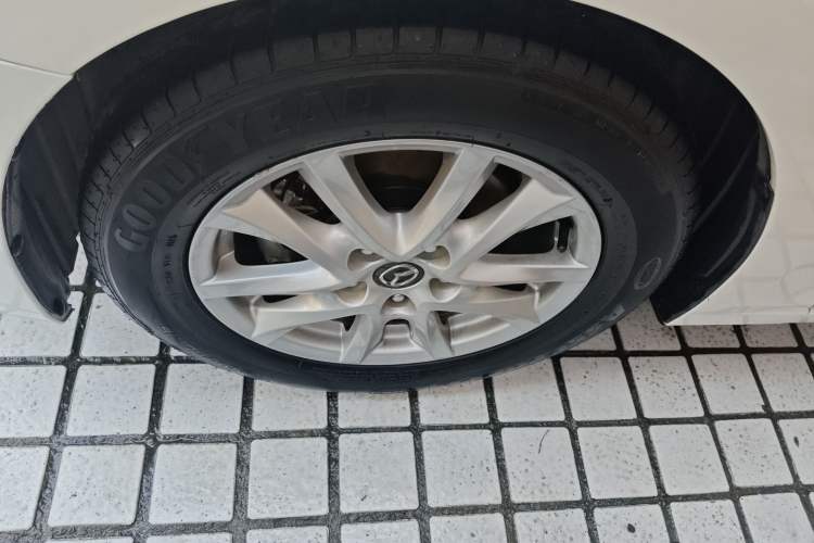 Used Mazda 3 Axela 2016 Sedan 1.5L Automatic Luxury Model
