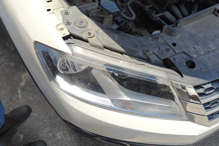 Used Volkswagen Cross Lavida 2014 1.6L Automatic
