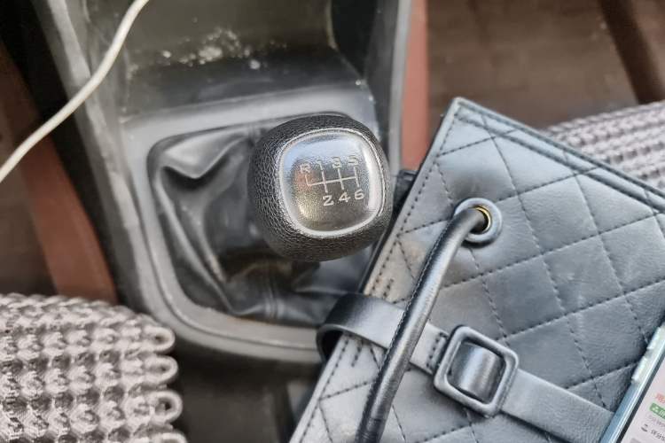 Used Wuling Hongguang V 2021 1.5L Jingqu Edition Enclosed-Window Vehicle LAR
