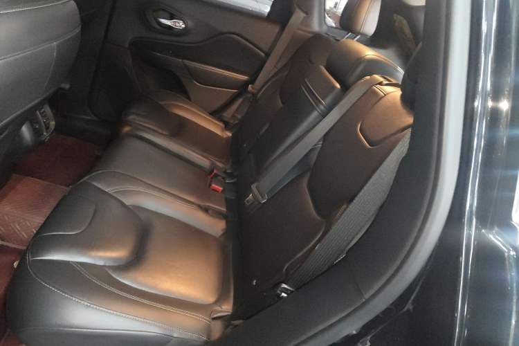 Used Jeep Cherokee 2017 2.4L Leading Smart Edition