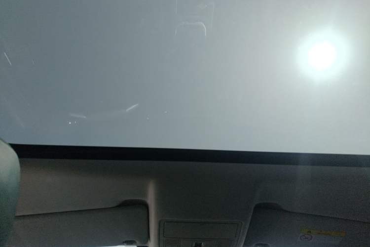 Used Land Rover Discovery Sport 2018 200 PS PURE Edition Headliner