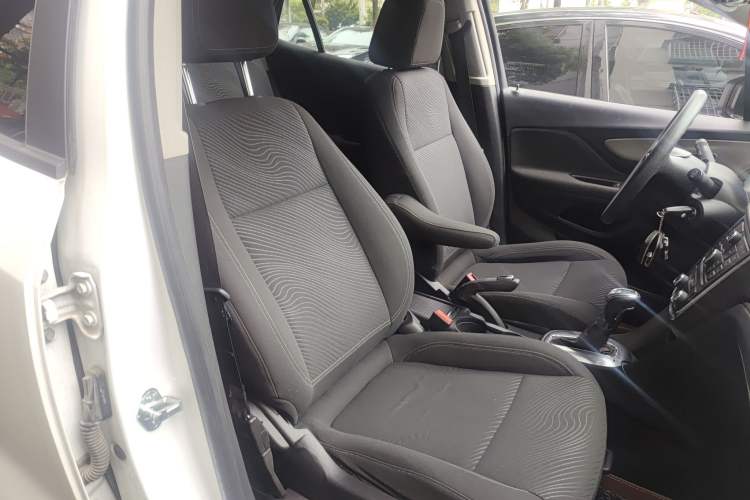 Used Buick Encore 2014 1.4T Automatic Two-Wheel Drive Urban Elite Model Right Front Seat