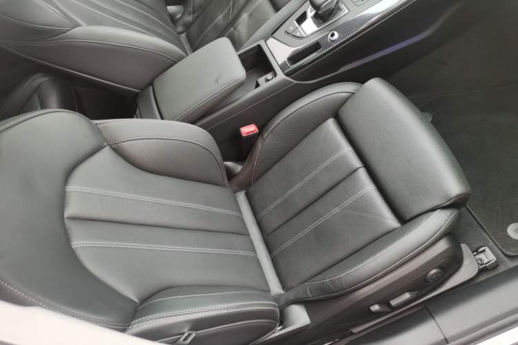 Used Audi A4L 2020 40 TFSI Luxury Dynamic Model
