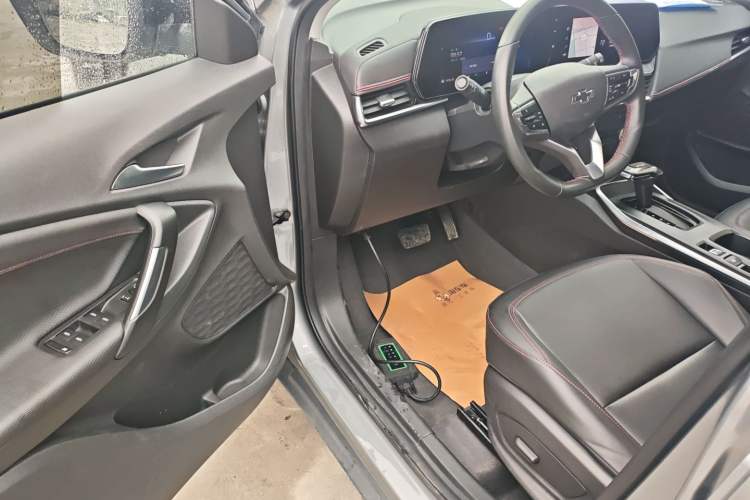 Used Chevrolet Trax 2022 Encore RS 1.5T CVT CoolPro Driver Seat