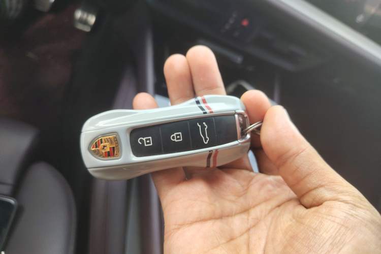 Used Porsche Cayenne 2024 Cayenne 3.0T Vehicle Key