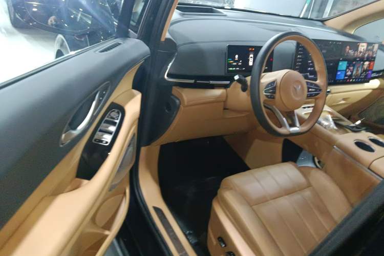 Used VOYAH Dream 2025 PHEV Four-Wheel-Drive Flagship Kunpeng Edition