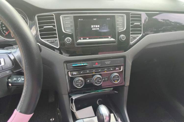 Used Volkswagen Golf 2015 1.4TSI Sportsvan Audio And AC Panel