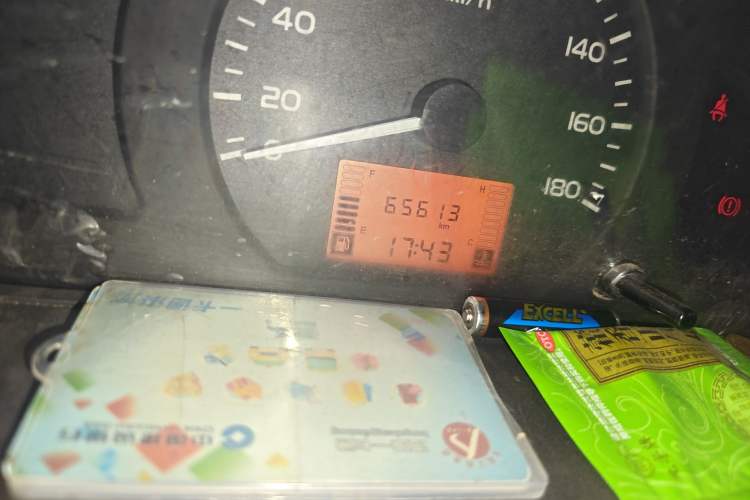 Used Wuling Rongguang 2017 1.2L Extended Basic Version Odometer Close Up