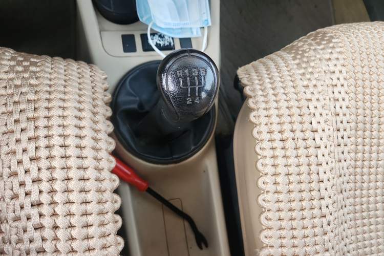 Used Skoda Fabia 2011 1.4L Manual Crystal Edition Gear Lever