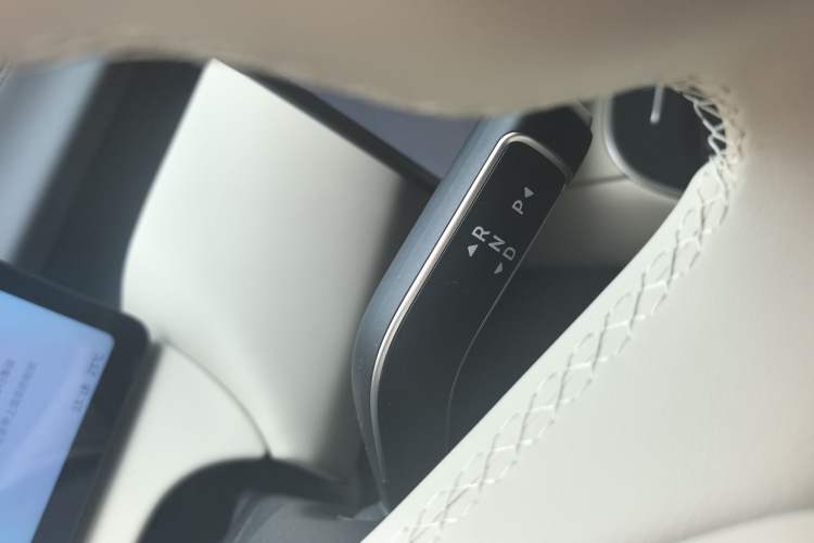 Used Nio ET5 2025 75 kWh Gear Lever