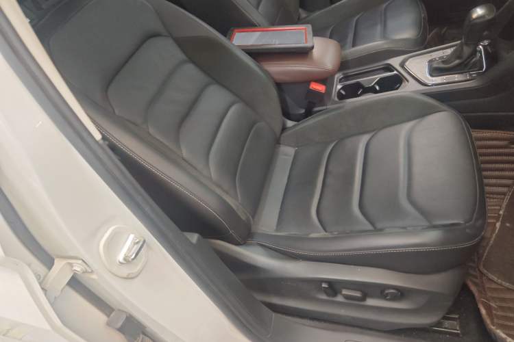 Used Volkswagen Tiguan L 2021 330TSI Automatic Two-Wheel Drive Smart Edition Right Front Seat