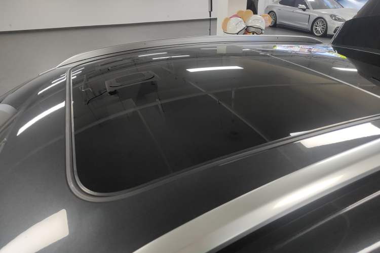 Used Porsche Macan 2021 Macan 2.0T Roof