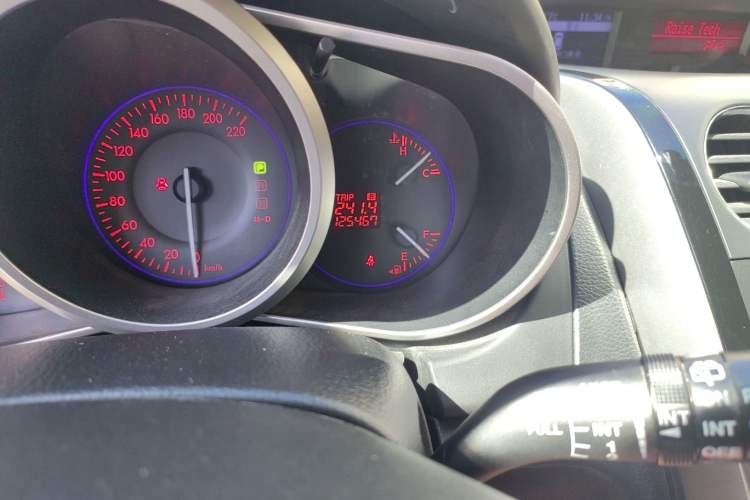 Used Mazda CX-7 2010 2.5L Luxury Edition Odometer Close Up