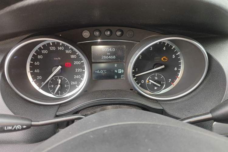 Used Mercedes-Benz R-Class 2014 R 320 4MATIC Business Model