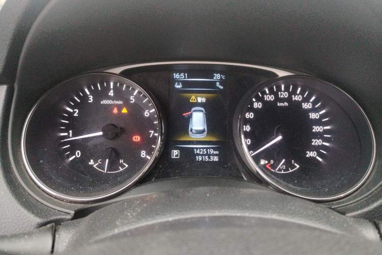 Used Nissan X-Trail 2014 2.5L CVT Luxury Edition 4WD
